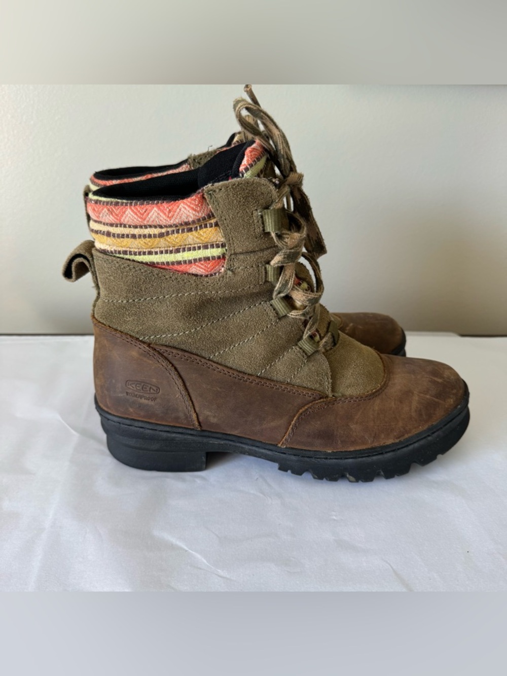 KEEN Size 9 Brown Winter Boots - Waterproof